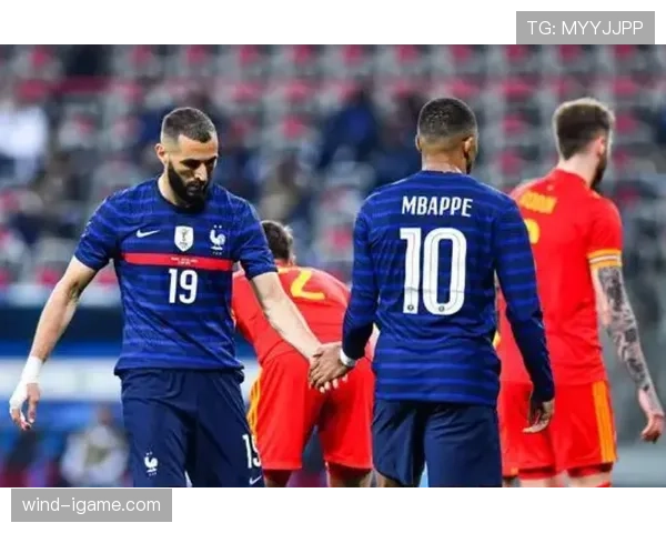 意大利队勇夺欧洲杯冠军,时隔12年再登巅峰