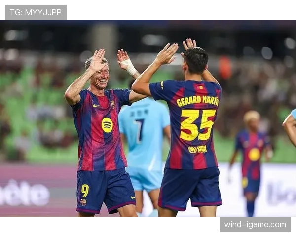 莱万多夫斯基降薪留队,誓言继续为俱乐部贡献力量,状态回暖值得关注 莱万多夫斯基降薪留队,誓言继续为俱乐部贡献力量,状态回暖值得关注