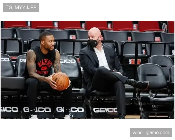 利拉德一出场，连咖啡店都开始预约排队了？这生活也太高级了吧！